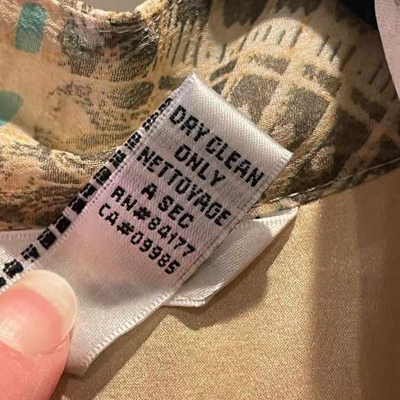 Diane Von Furstenberg romantic boho silk blouse w/ iridescent sequins Sz Small. - Picture 8 of 13